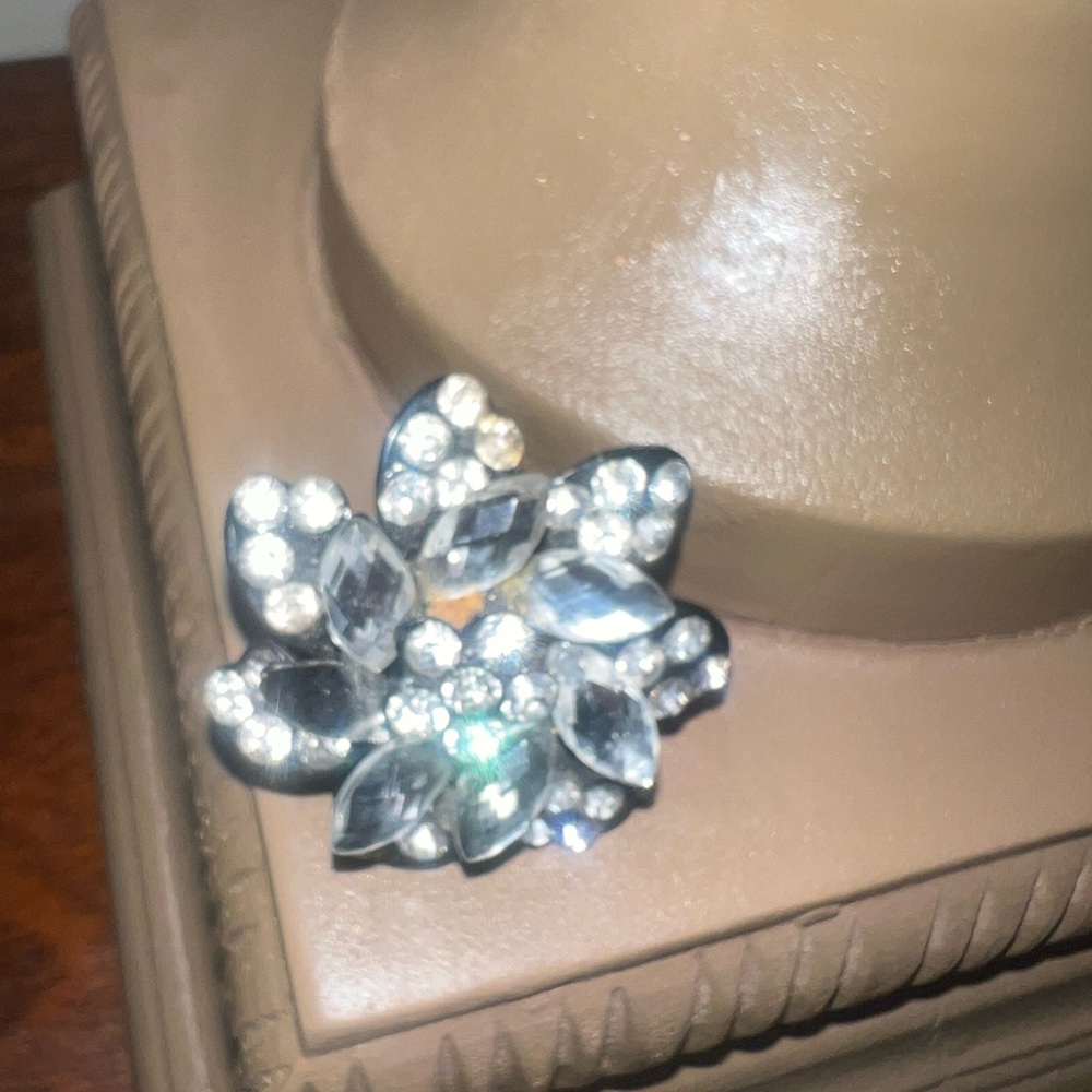 Vintage Elegant Silver and Crystal Ring